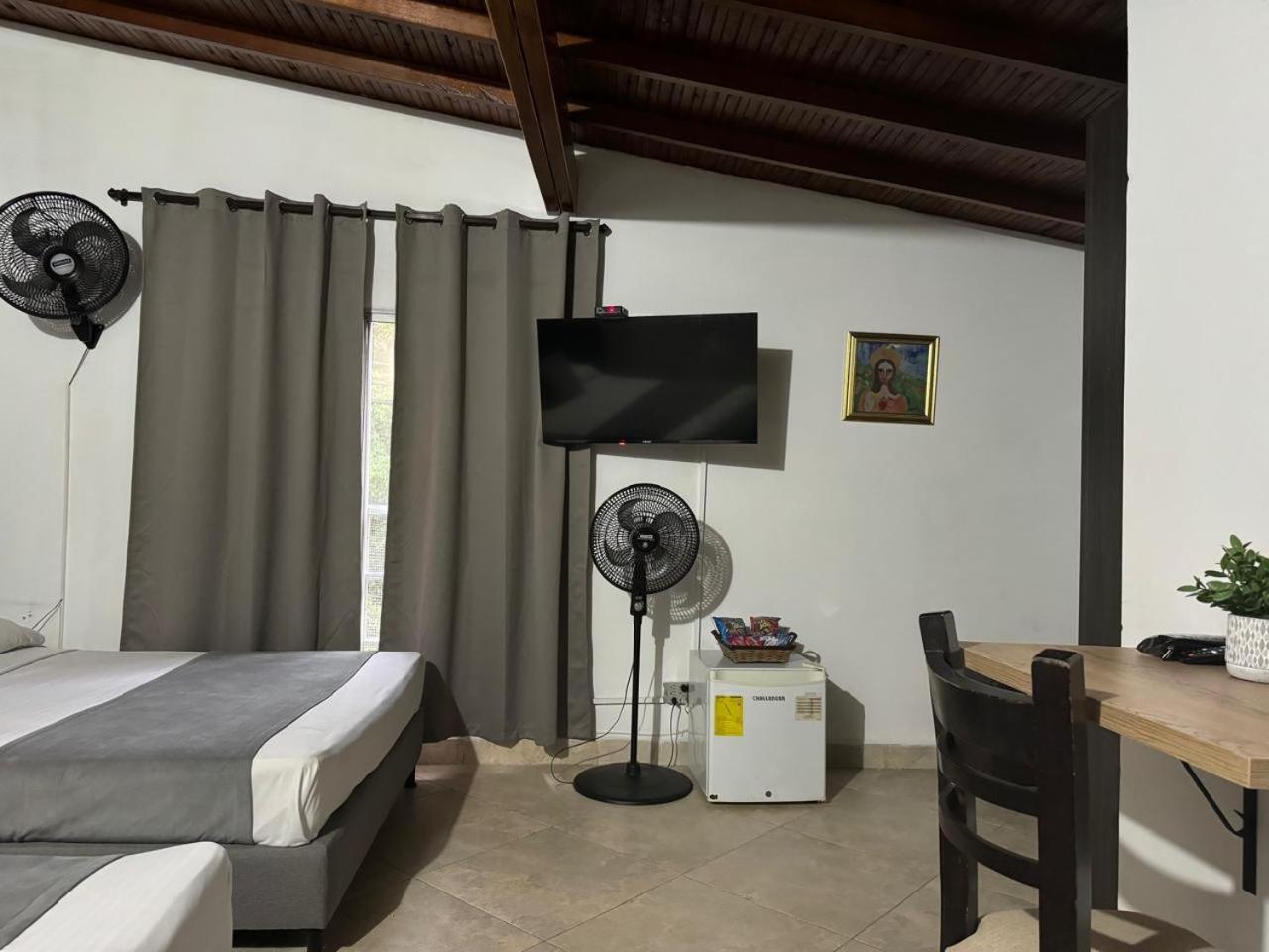 Hotel Gemas San Joaquin 1 Medellín Zewnętrze zdjęcie