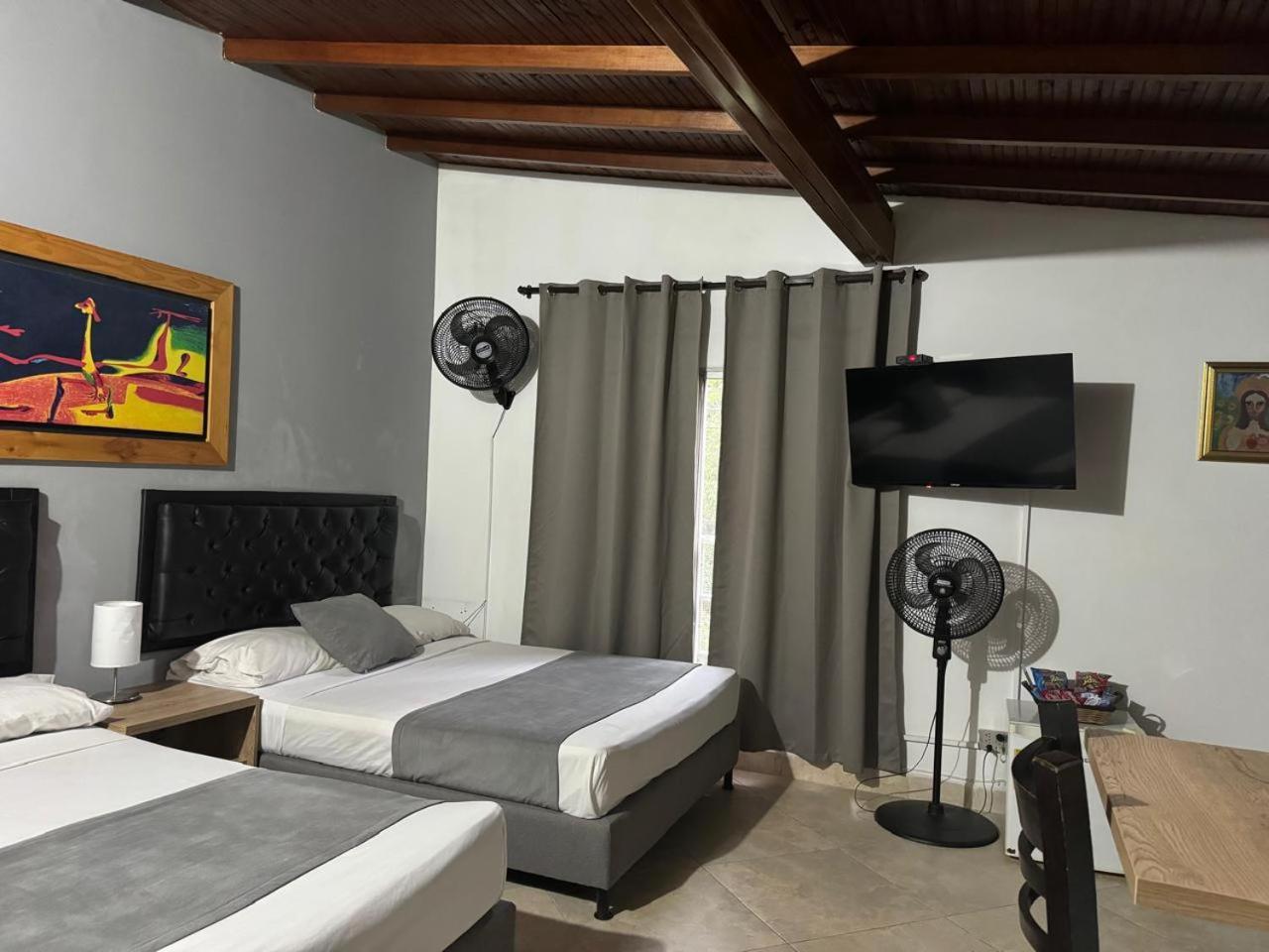 Hotel Gemas San Joaquin 1 Medellín Zewnętrze zdjęcie
