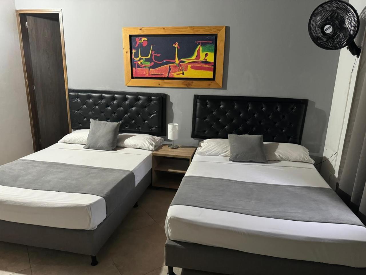 Hotel Gemas San Joaquin 1 Medellín Zewnętrze zdjęcie