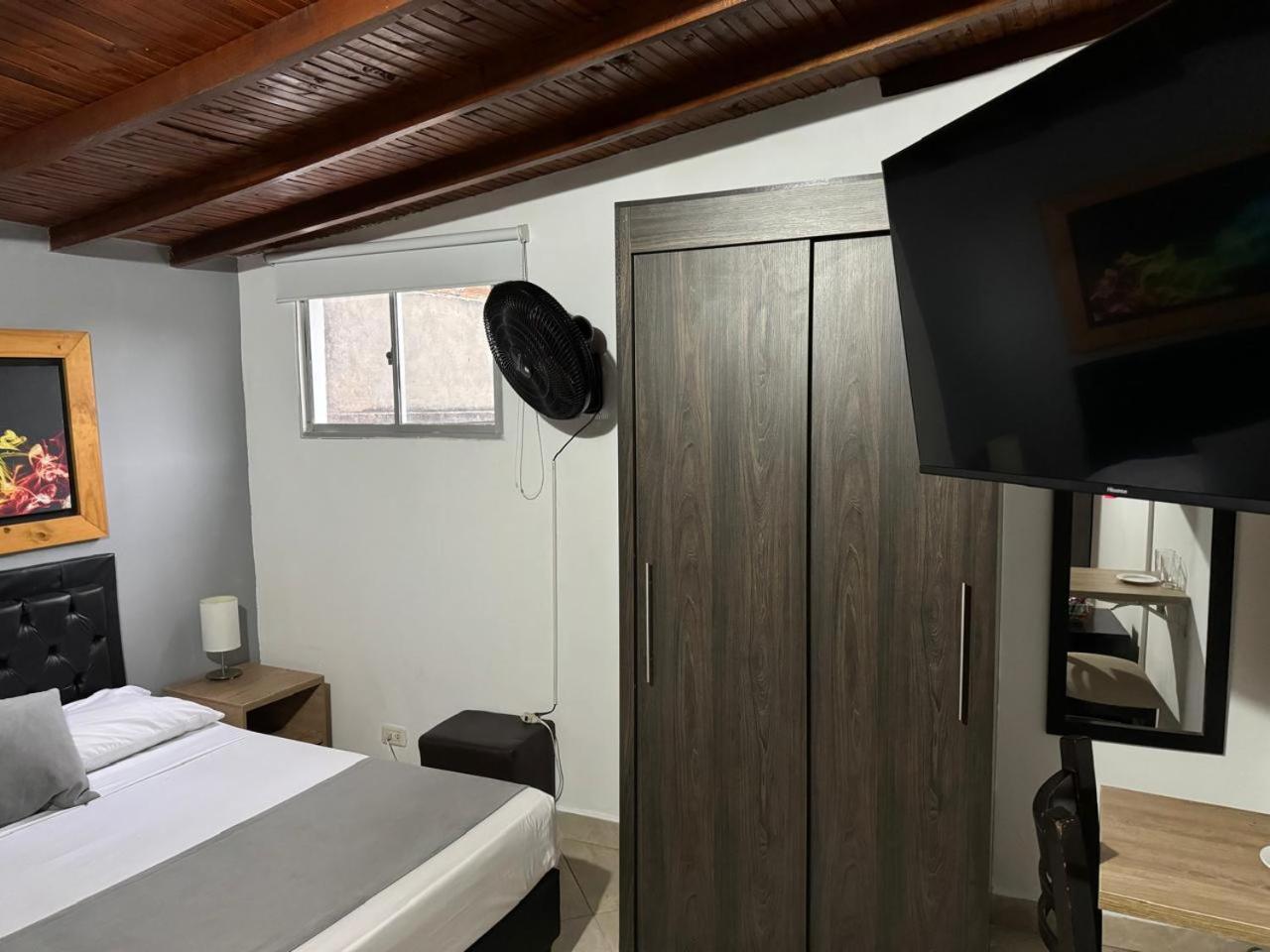 Hotel Gemas San Joaquin 1 Medellín Zewnętrze zdjęcie