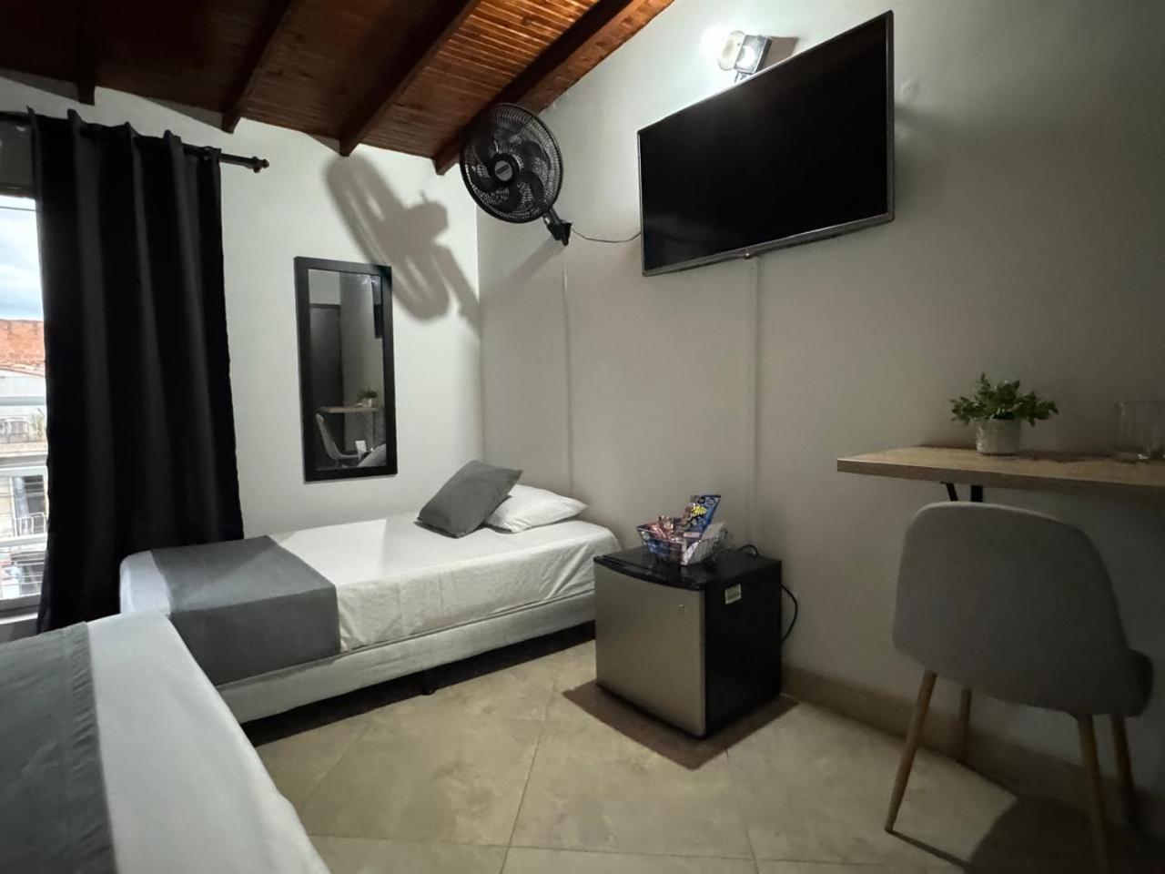 Hotel Gemas San Joaquin 1 Medellín Zewnętrze zdjęcie