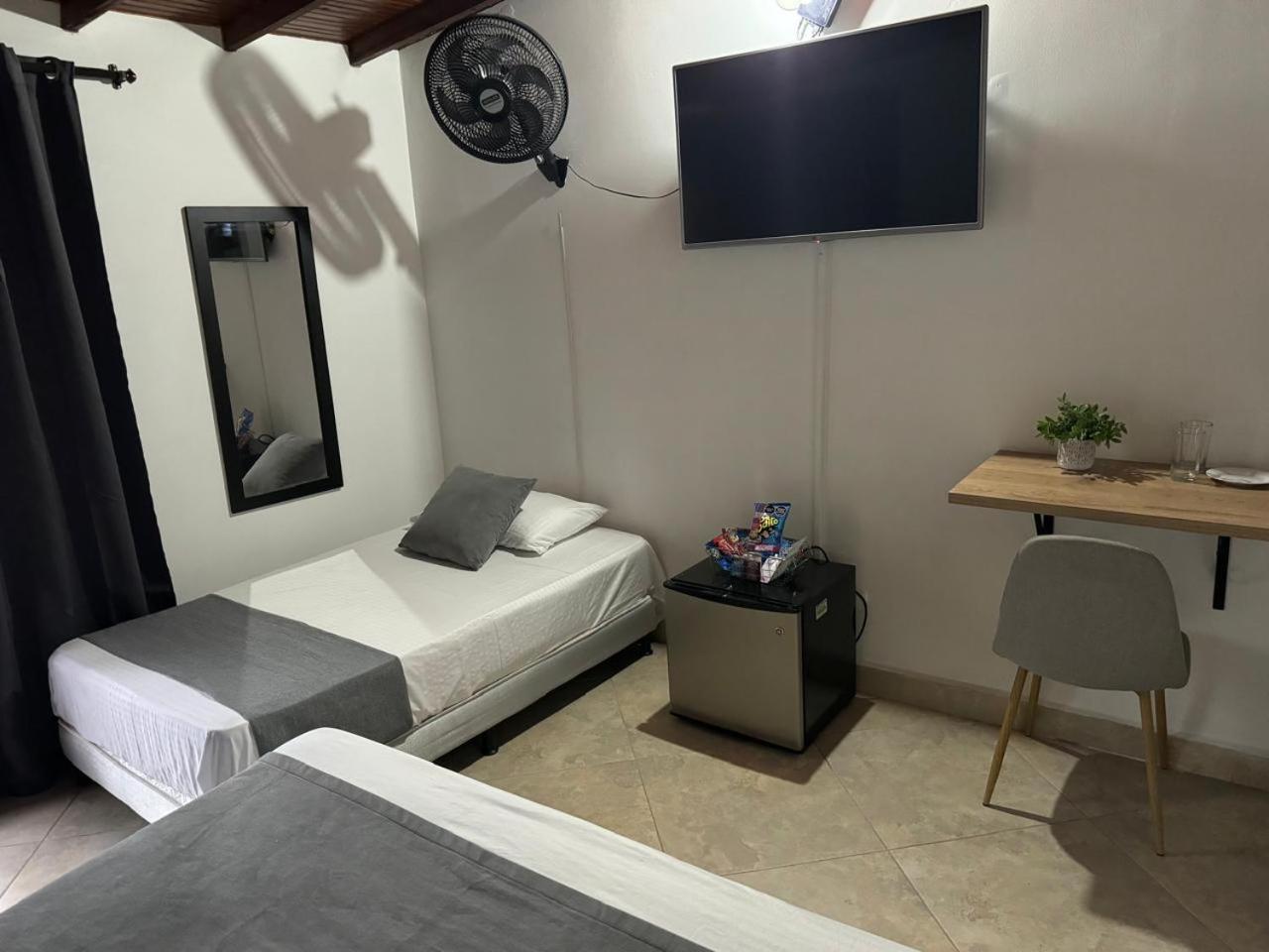 Hotel Gemas San Joaquin 1 Medellín Zewnętrze zdjęcie