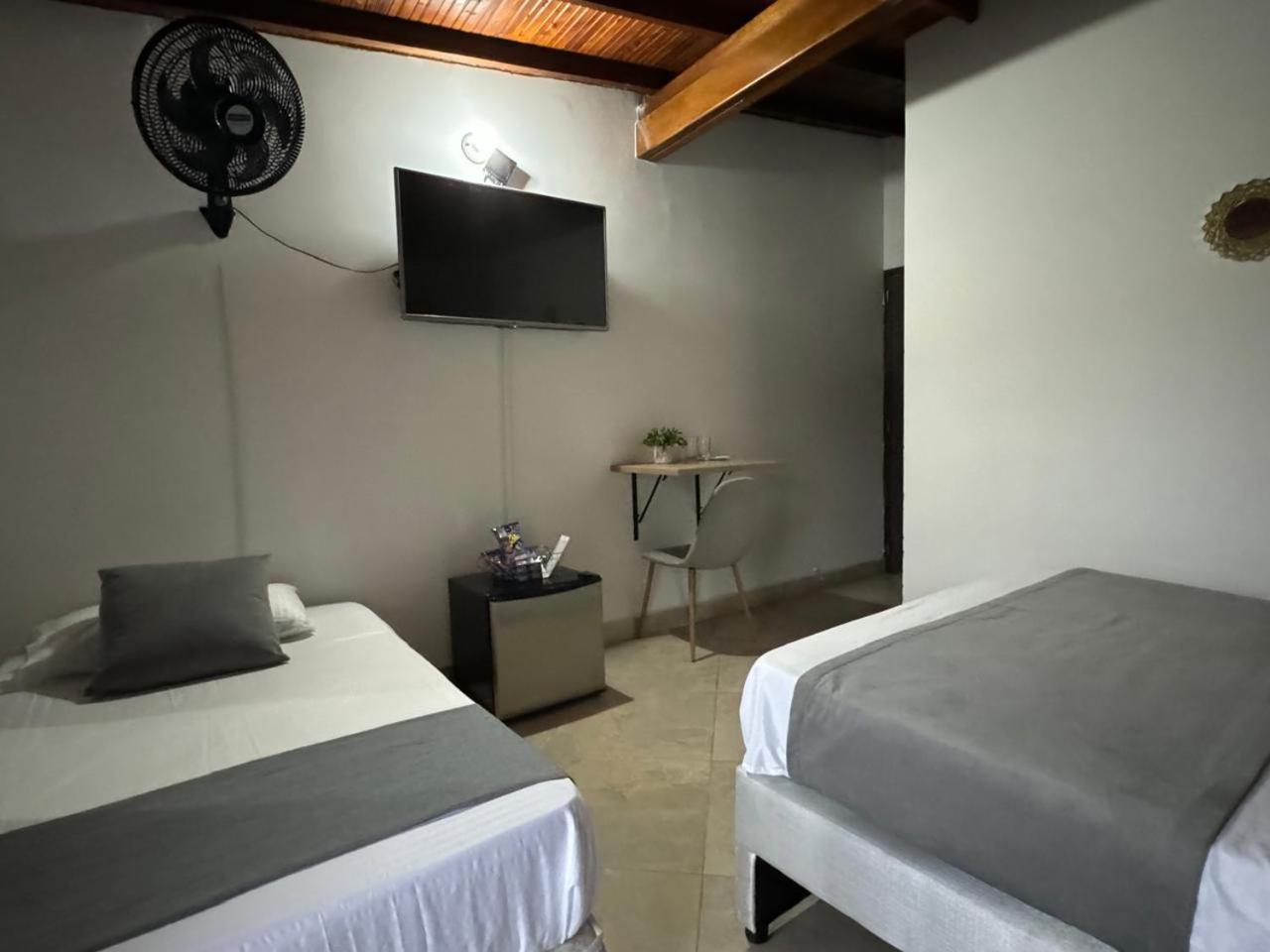 Hotel Gemas San Joaquin 1 Medellín Zewnętrze zdjęcie