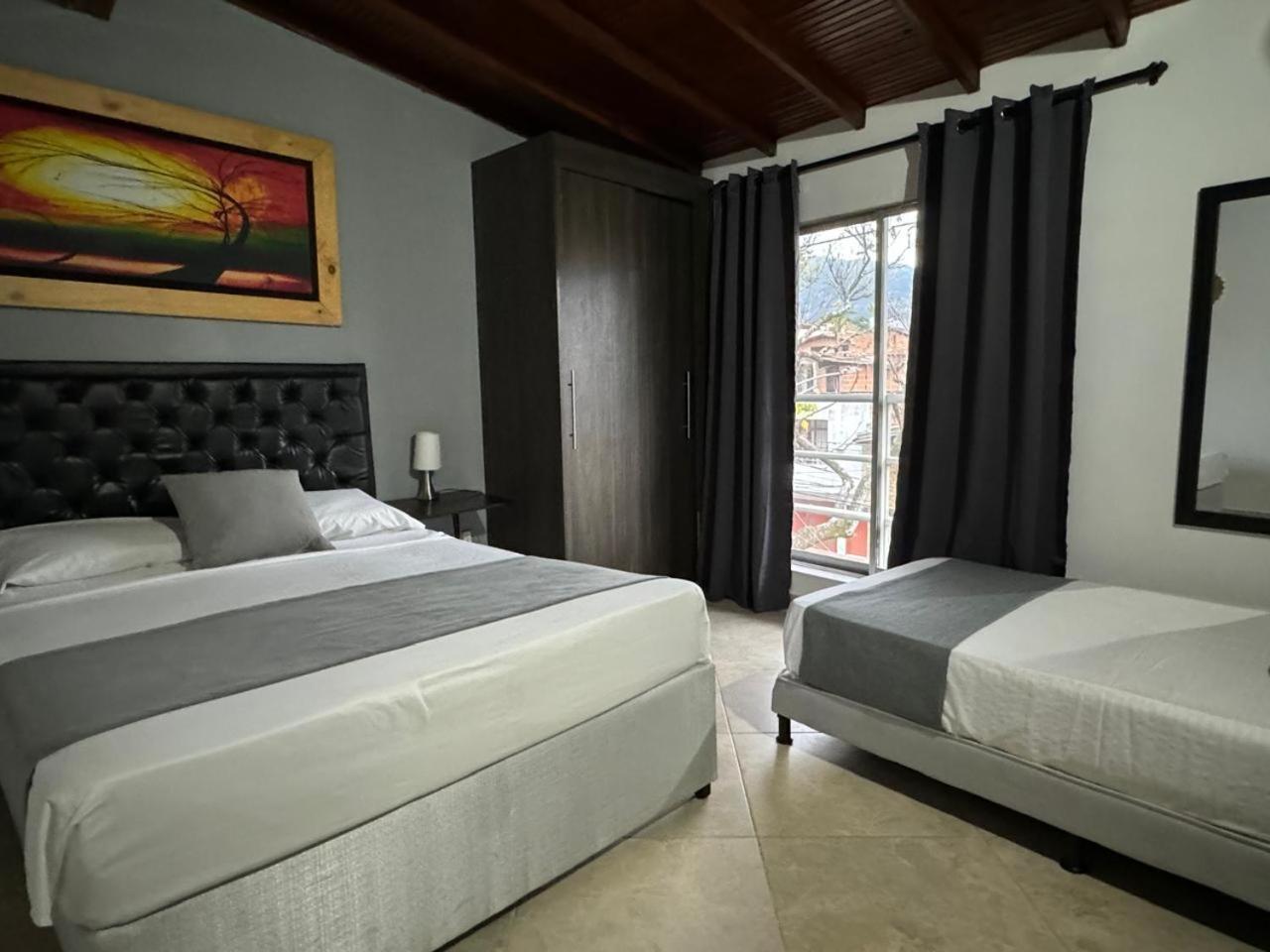 Hotel Gemas San Joaquin 1 Medellín Zewnętrze zdjęcie