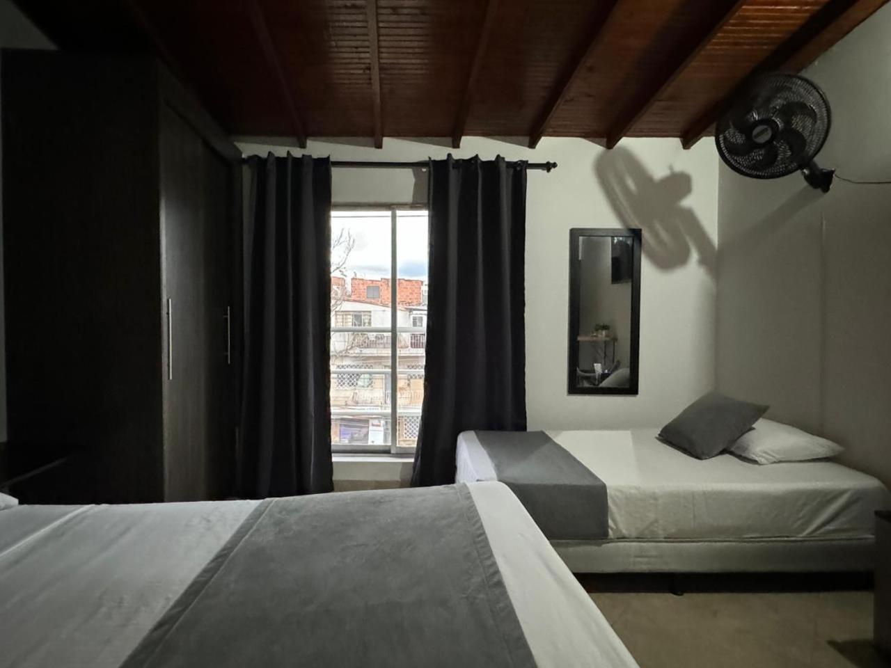 Hotel Gemas San Joaquin 1 Medellín Zewnętrze zdjęcie