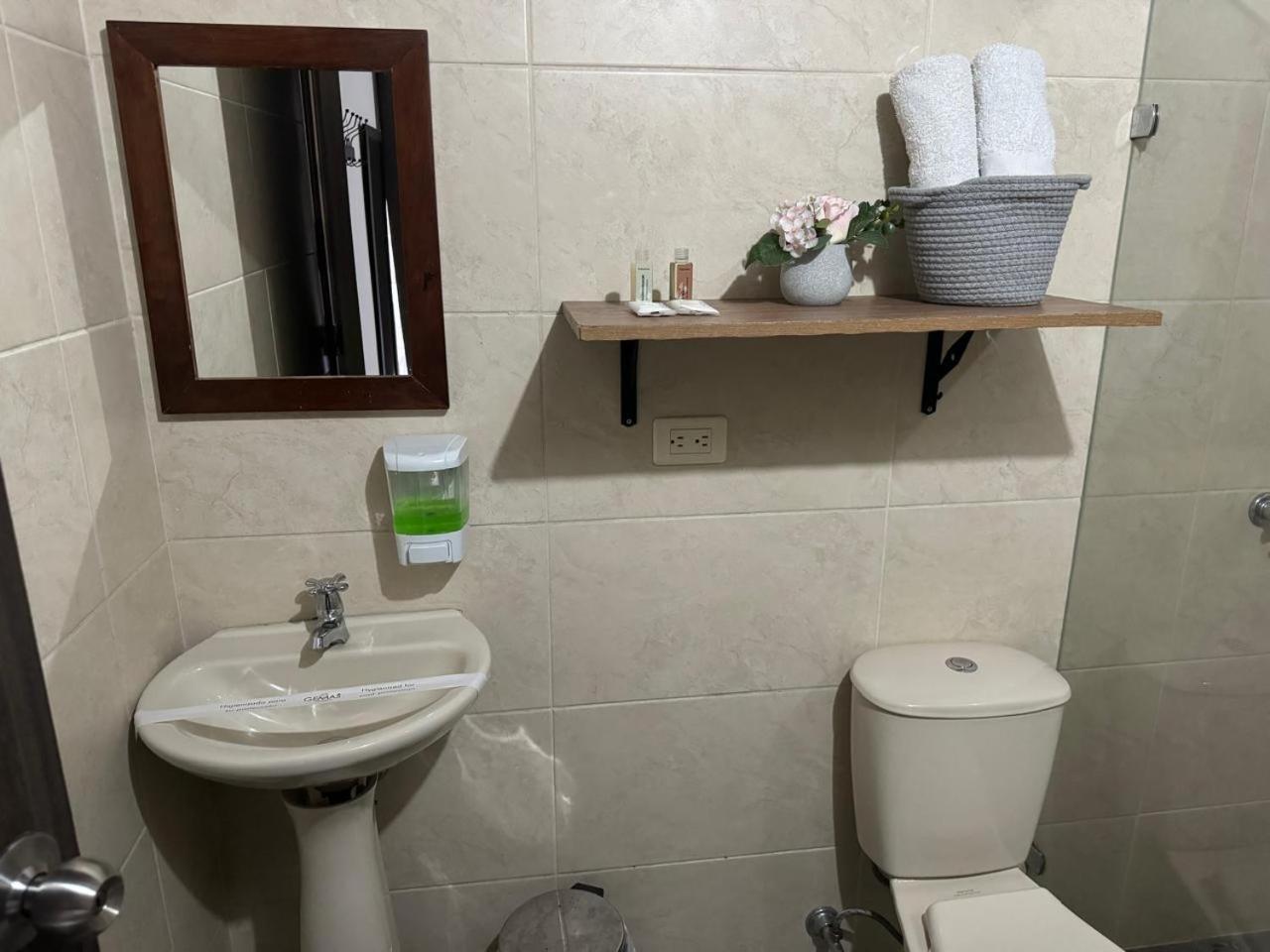 Hotel Gemas San Joaquin 1 Medellín Zewnętrze zdjęcie