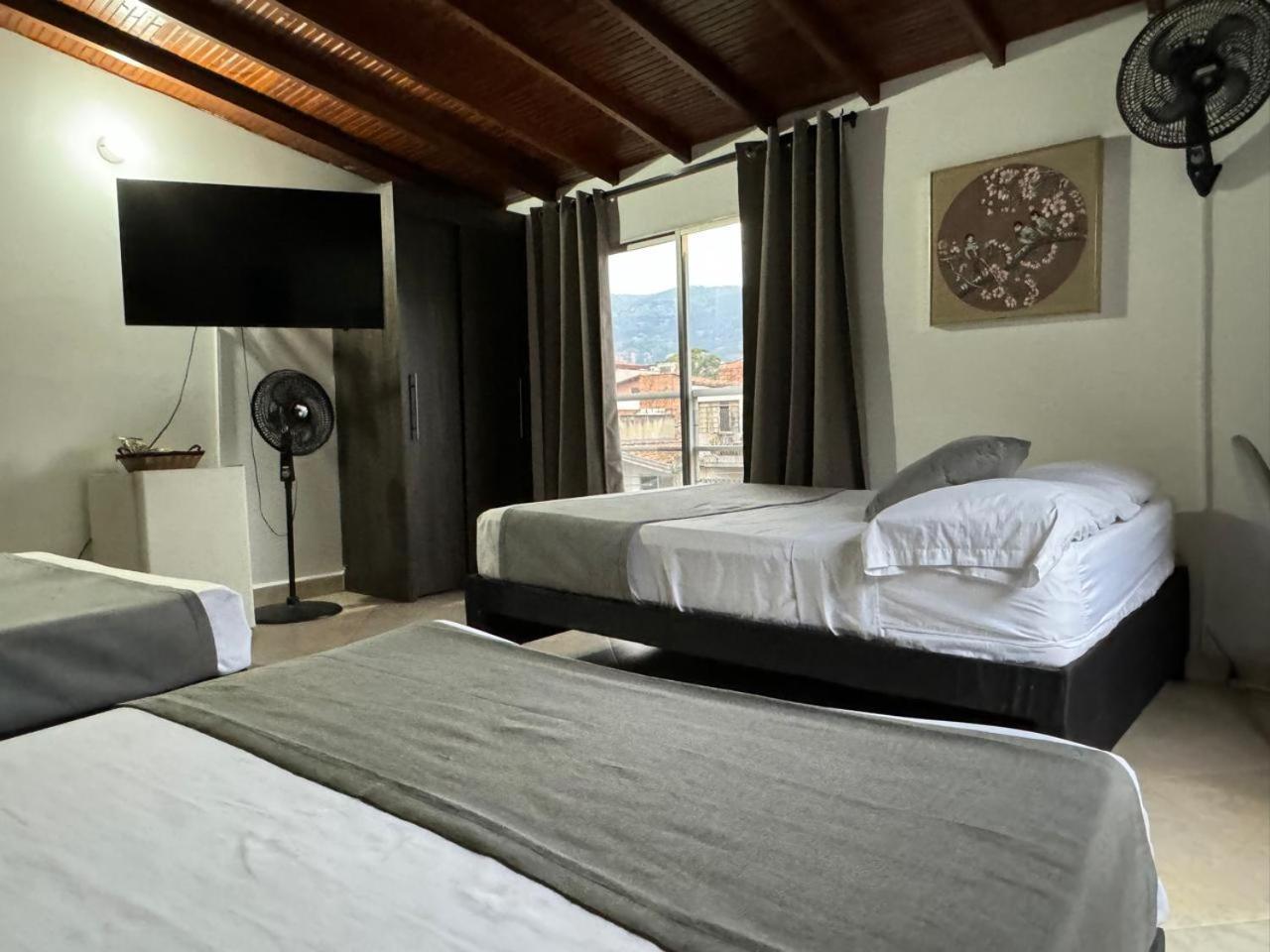 Hotel Gemas San Joaquin 1 Medellín Zewnętrze zdjęcie